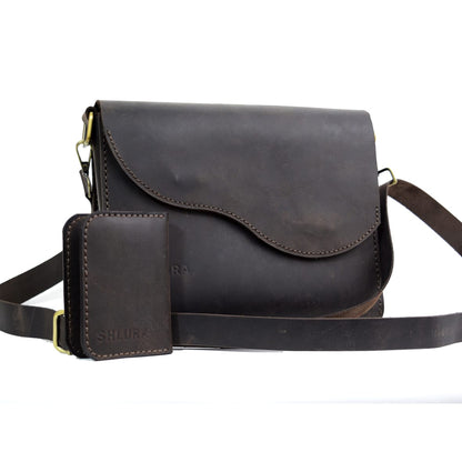 Brown Pull-Up Cowhide Leather Shoulder Bag – Elegance and Character