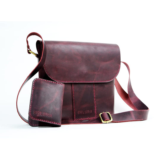 Sac Bandoulière en Cuir de Vachette Pull-Up Bordeaux – Élégance et Caractère