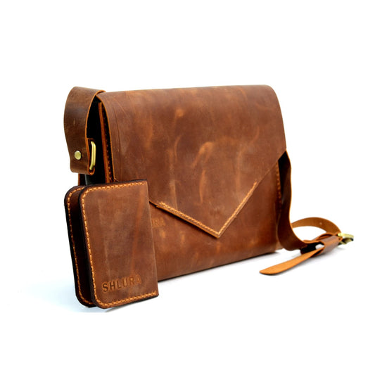 Camel Pull-Up Cowhide Leather Shoulder Bag – Elegance and Character